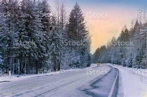  A Winter Scene – Paisagem Gelada de Intensa Beleza e Silêncio Etéreo